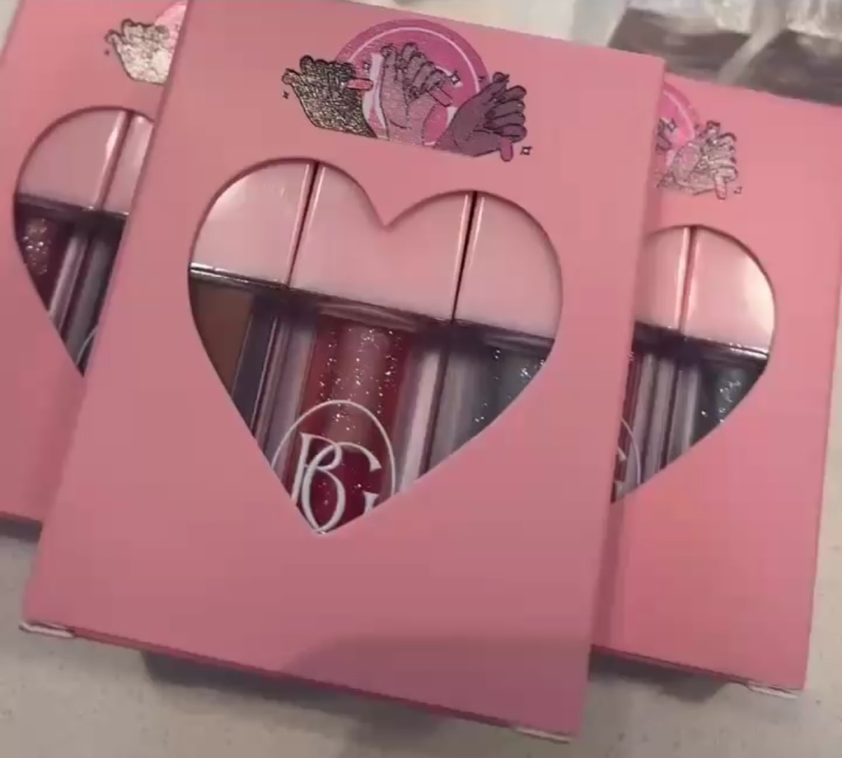 Boss Gloss heart-window gift set